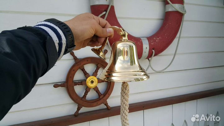 Корабельная рында колокол морской штурвал