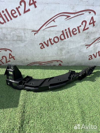 Кронштейн фары передний левый Volkswagen Polo 612