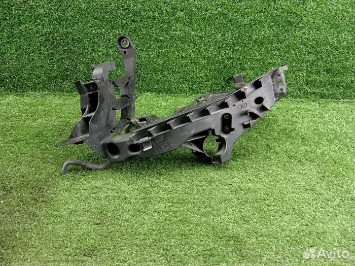 Кронштейн крепления фары левый Audi A4 B8 8K