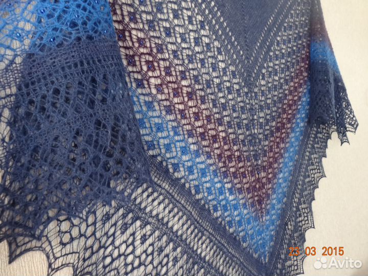 Шаль чистошерстяная ручной работы