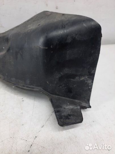 Воздуховод левый Lexus Is220 седан 2.2 2adfhv 2007