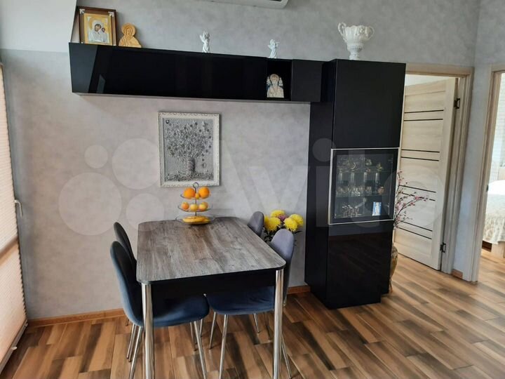 2-к. квартира, 70 м², 4/6 эт.