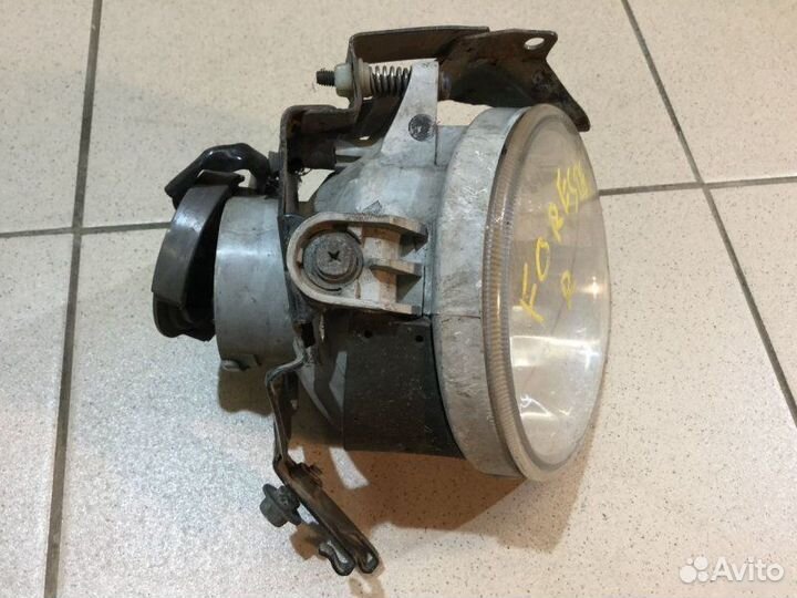 Фара противотуманная правая Subaru Forester S11