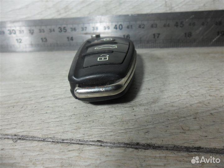 Ключ зажигания 8P0837220G Audi A3 8P