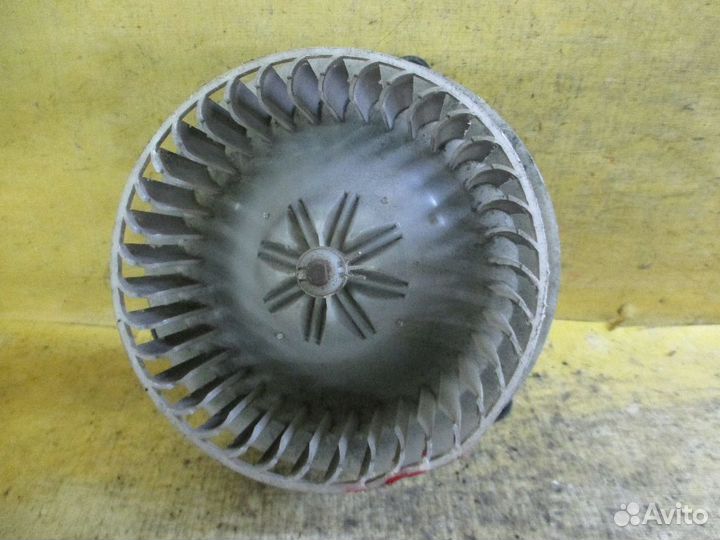 Моторчик печки Toyota Prius NHW20