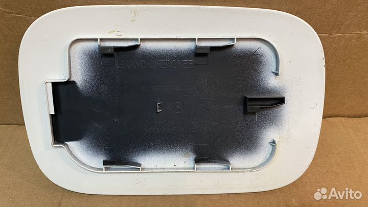 Лючок топливного бака jeep grand Cherokee WK2