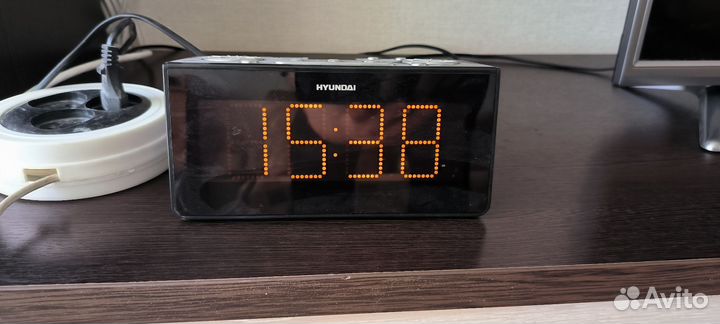 Часы электронные Hyundai