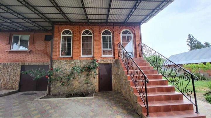 Дом 237 м² на участке 4 сот.