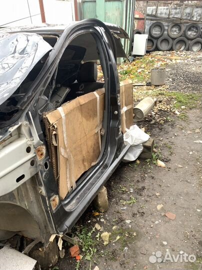 Левая боковина с передом на рено логан