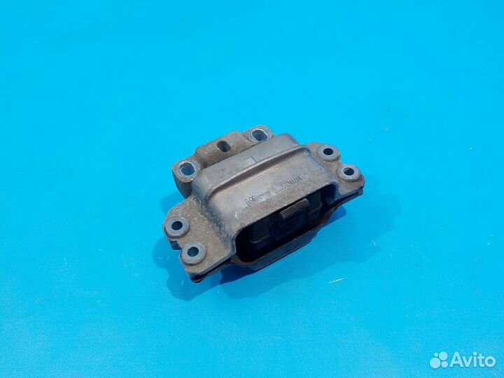 Опора двигателя (подушка) левая skoda Octavia A5