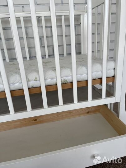 Детская кроватка Лель с маятником