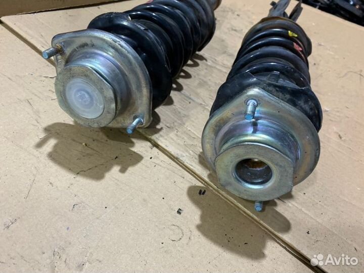 Стойка подвески передняя Daihatsu Tanto LA600S