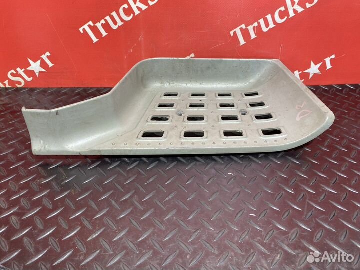 Ступенька правая Daf XF106