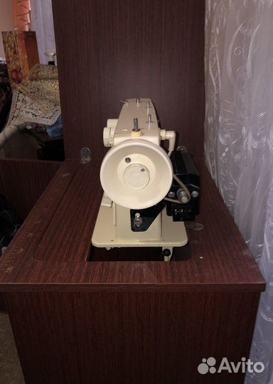 Швейная машина Чайка 2