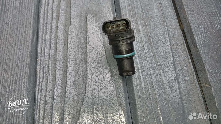 Датчик распредвала Ауди Фольксваген Шкода Сеат