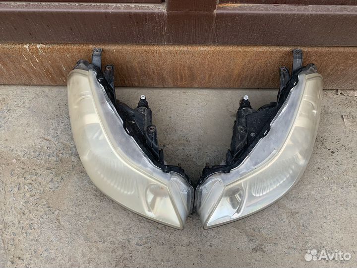 Suzuki SX4 - Фара передняя правая