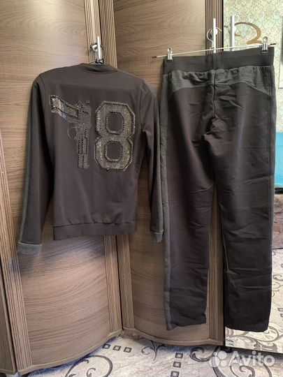 Спортивный костюм