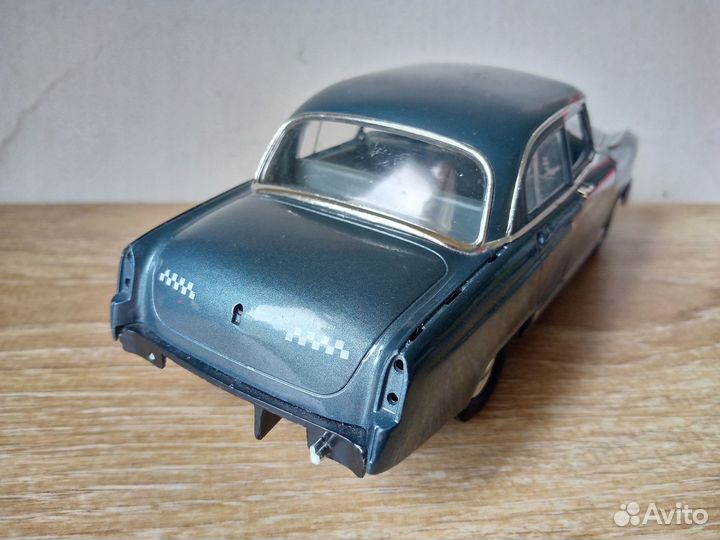 Газ-21 Волга 1/24