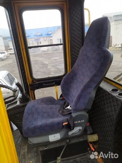 Фронтальный погрузчик Амкодор 352, 2012