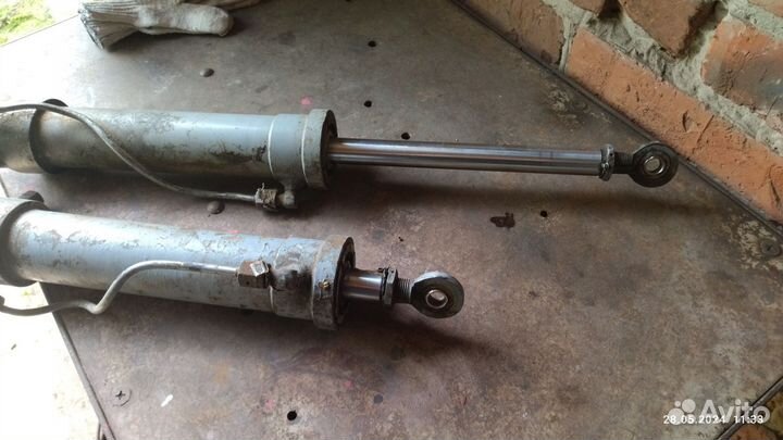 Цилиндр гидравлический бу