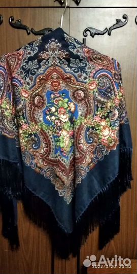 Платки,шарфики и палантины