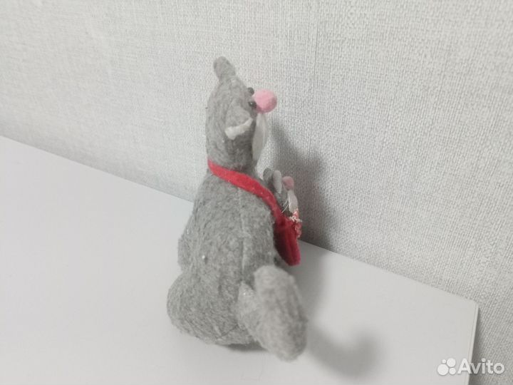Кошка и котенок