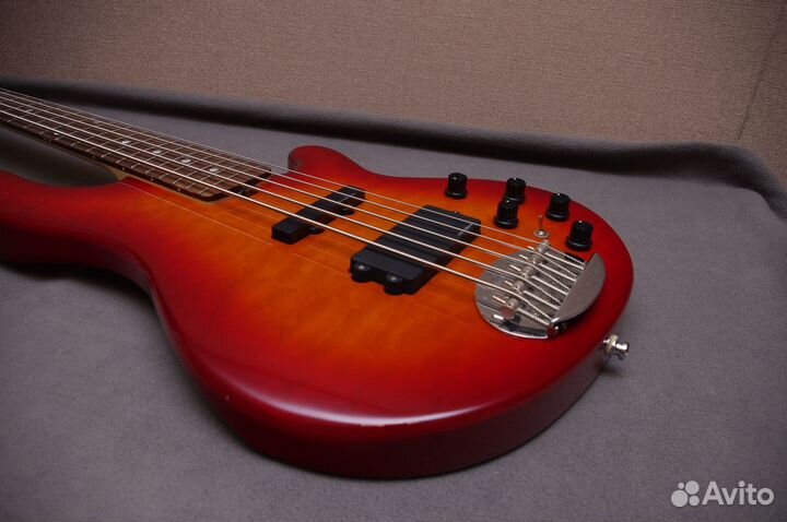 Бас-гитара 5 струн Lakland SK-5DX Skyline Japan. K