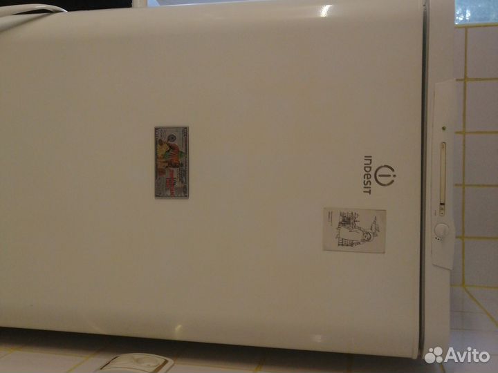 Холодильник бу indesit, все работает морозит супер