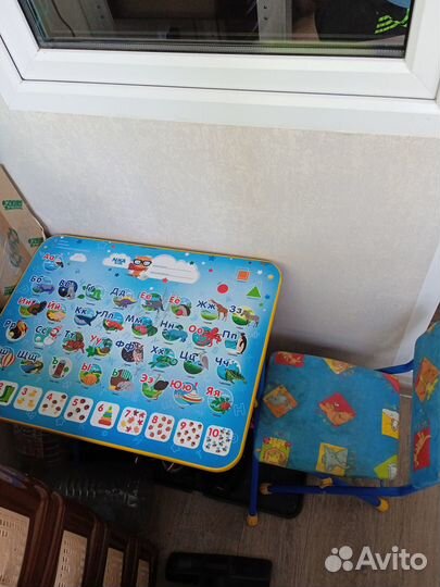 Детский стол со стулом