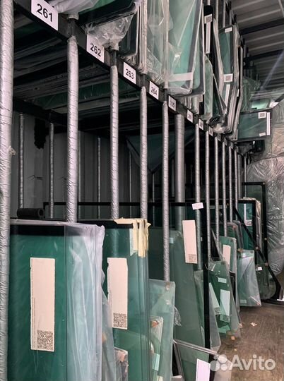 Стекло кабины hitachi ZW 120