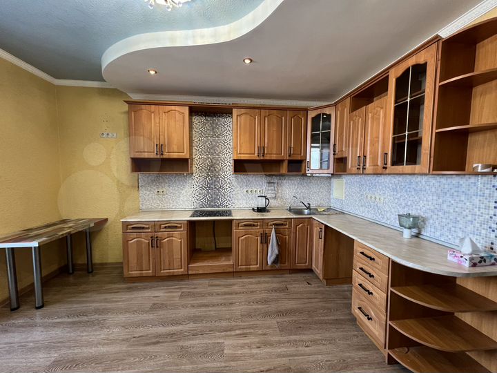 2-к. квартира, 75,2 м², 8/14 эт.