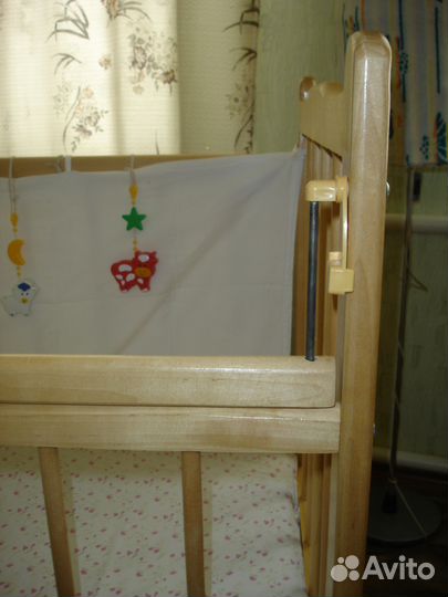 4 в 1. Кроватка, матрас, бортики, игрушки