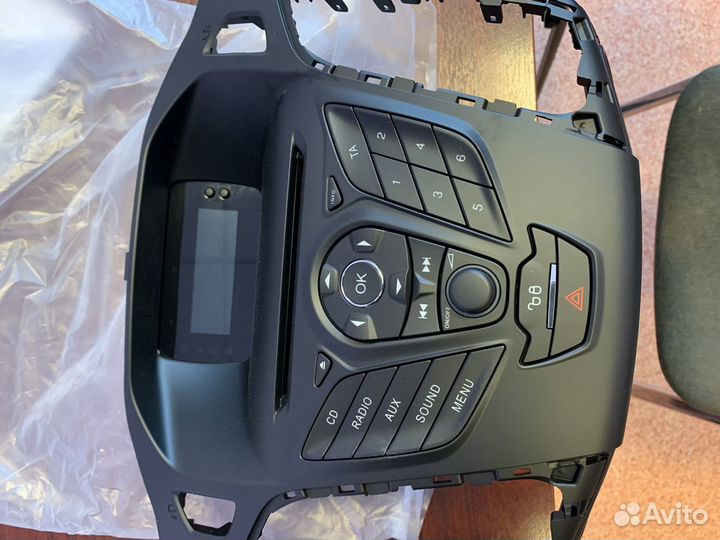 AM5T18K811AD FordFocus III Блок кнопок+дисплей+маг