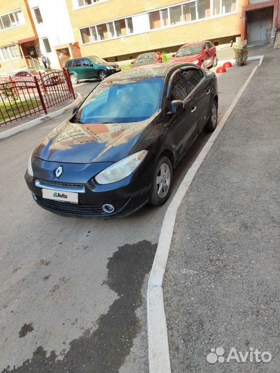 Renault Fluence 1.6 AT, 2011, 130 000 км