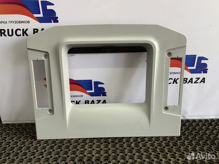 Накладка люка Renault T