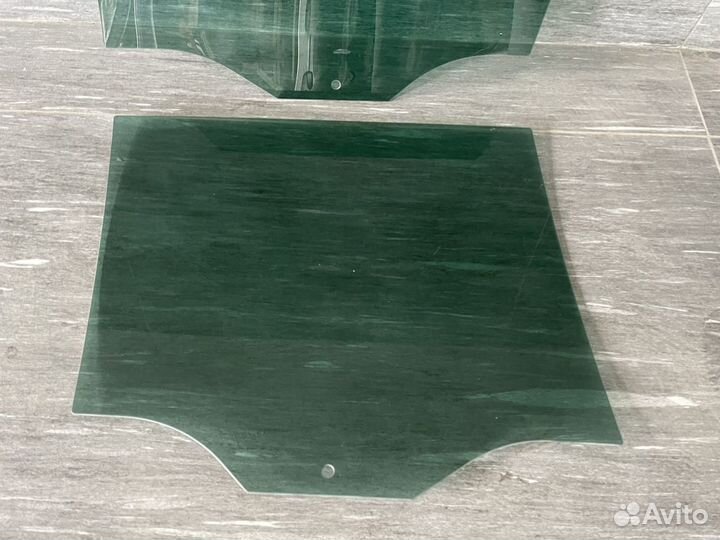 Новое заднее стекло Tiguan 2 Тигуан 2