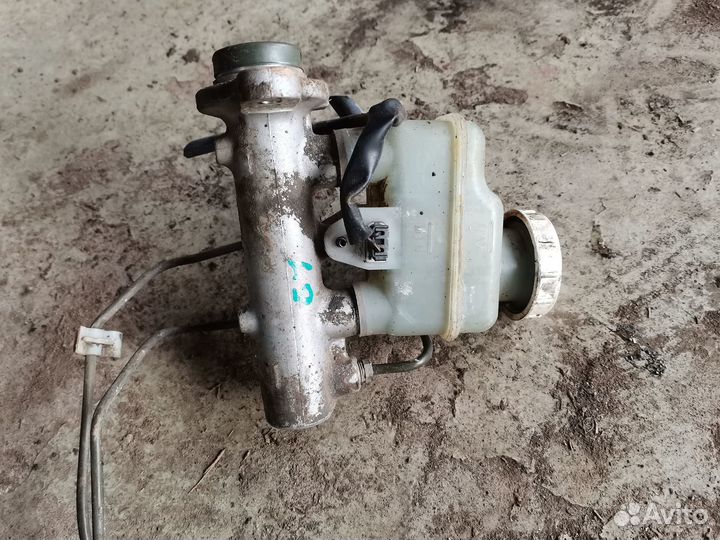 Главный тормозной цилиндр Mitsubishi Lancer 9