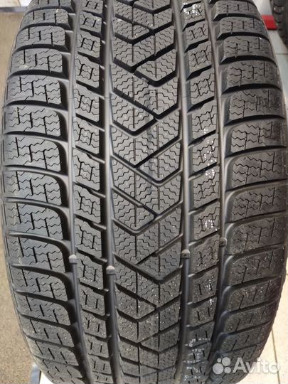 Pirelli Scorpion Winter 305/35 R21