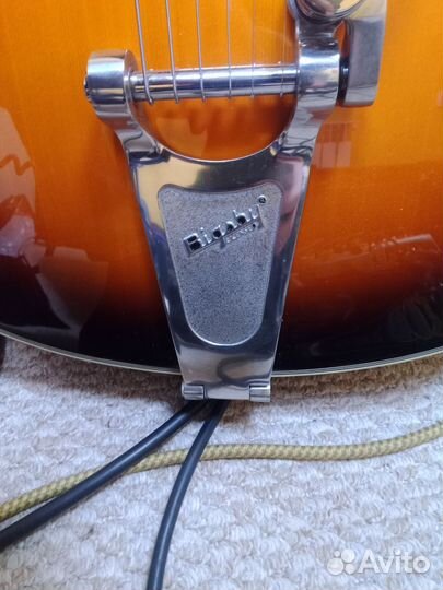 Полуакустическая гитара Cort Yorktown