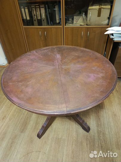 Стол круглый для дачи