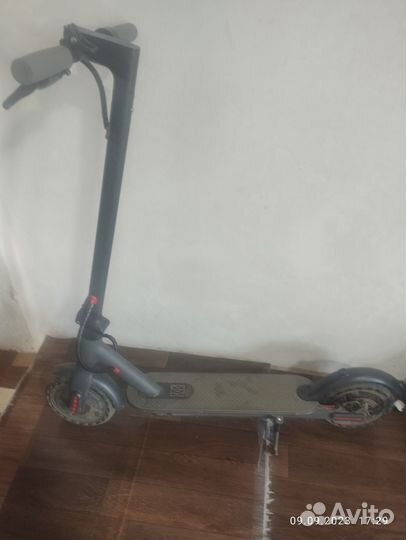 Электросамокат M365