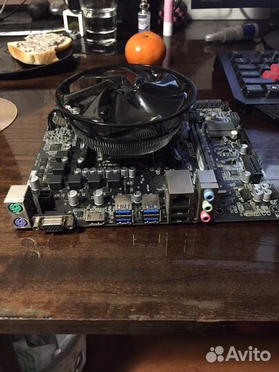 Материнская плата с процессором am4