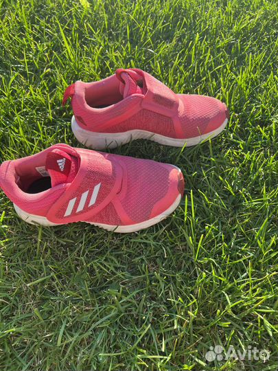 Кроссовки adidas для девочки