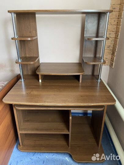 Письменный стол