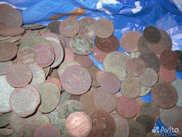 Куча старинных монет