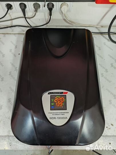 Релейный стабилизатор напряжения Luxeon WDR-10000