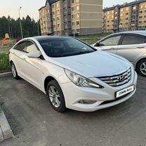 Hyundai Sonata 2.0 AT, 2010, 326 000 км, с пробегом, цена 929 000 руб.