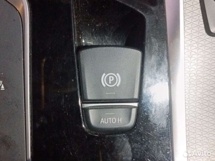 Кнопка ручного тормоза (ручника) BMW 5' G30