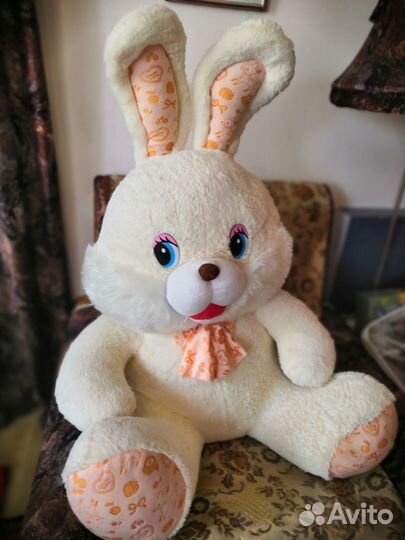 Большая мягкая игрушка заяц