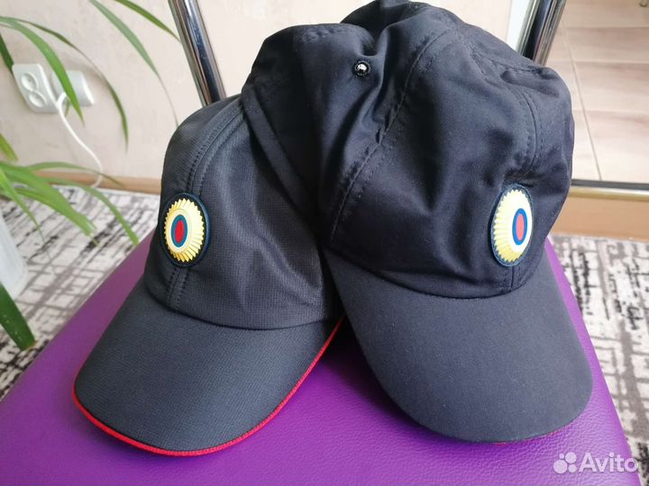 Кепка полицейская (слева)